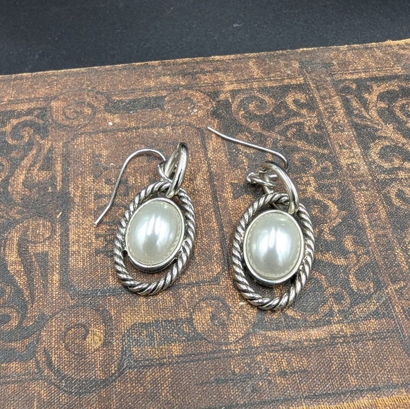 Jewelry - Silver Pearl Dangle Earrings